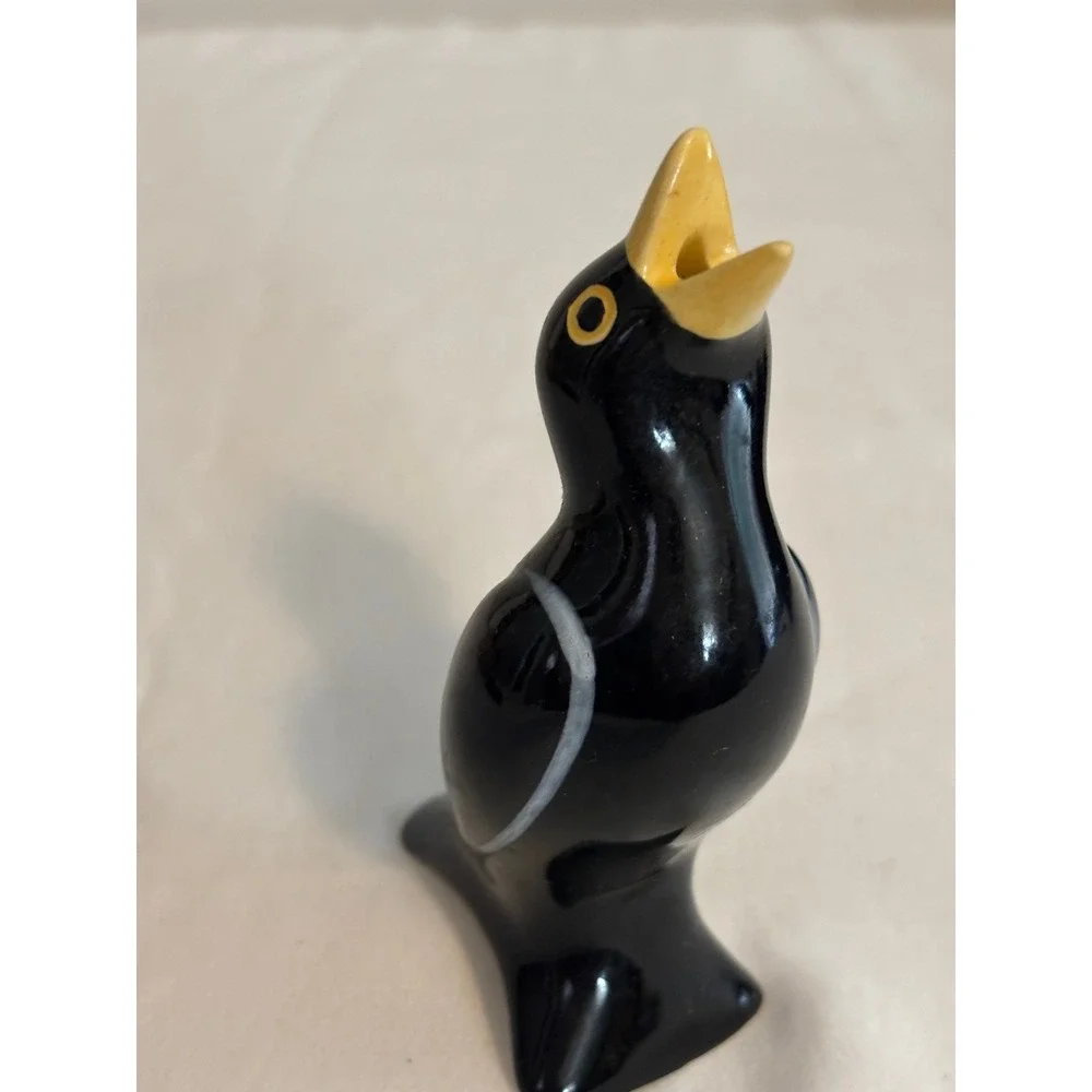 Pfaltzgraff Ceramic Blackbird Pie Bird Funnel Steam Vent Black Yellow Beak